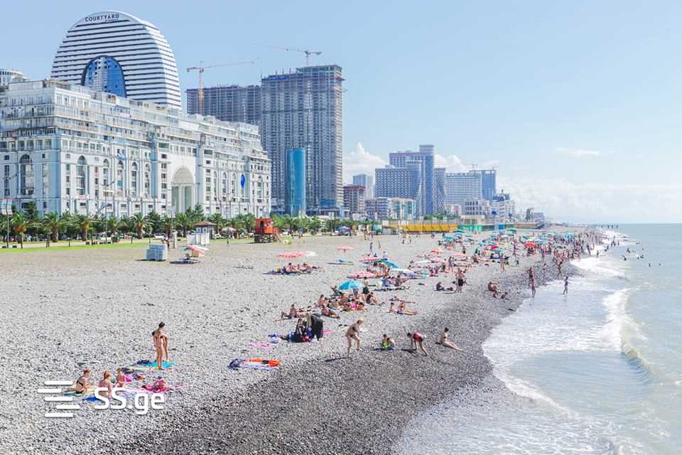 3 Room Flat Daily Rent. Batumi view 13