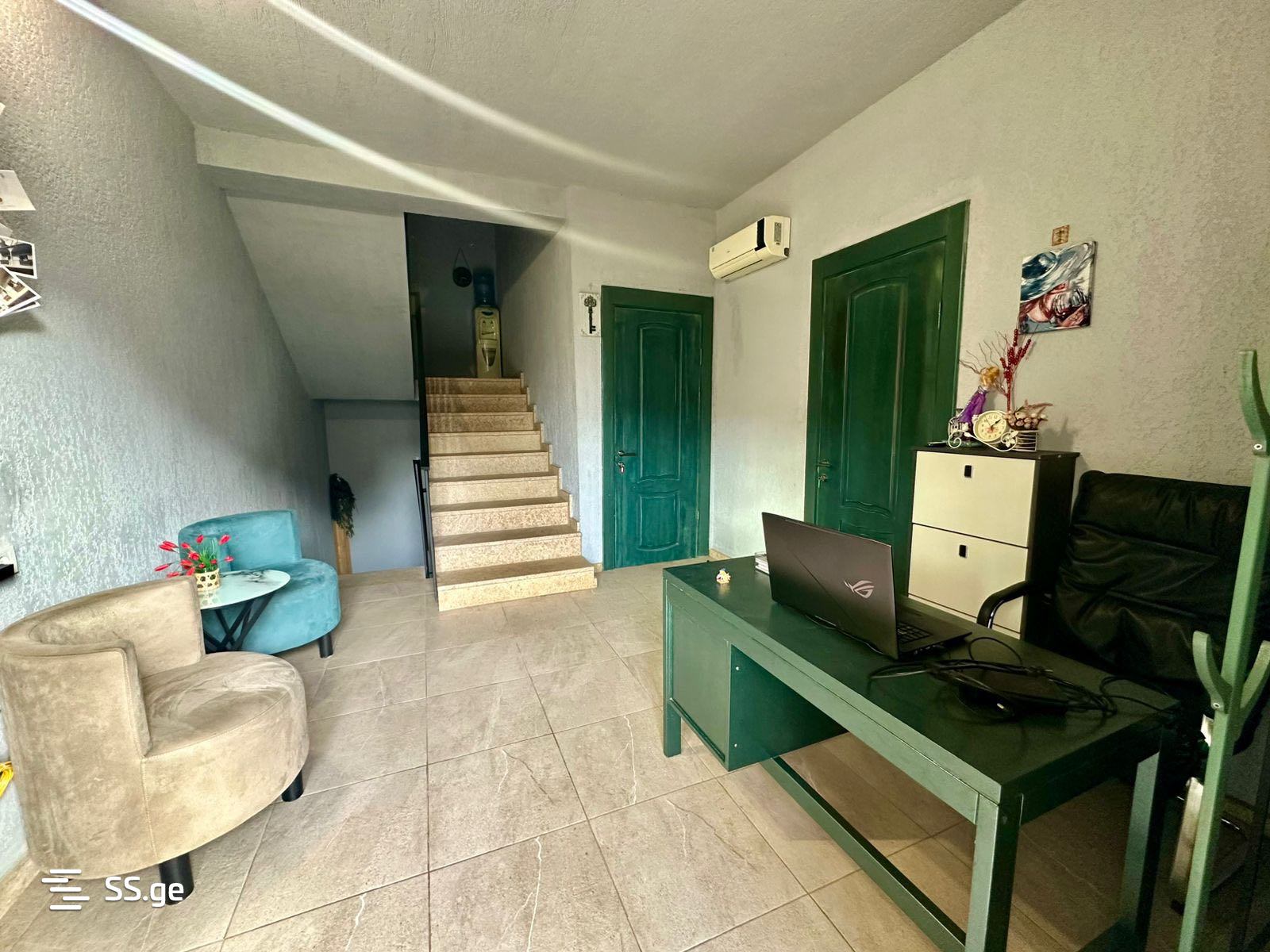 8 Room Hotel For Rent. Isani view 4