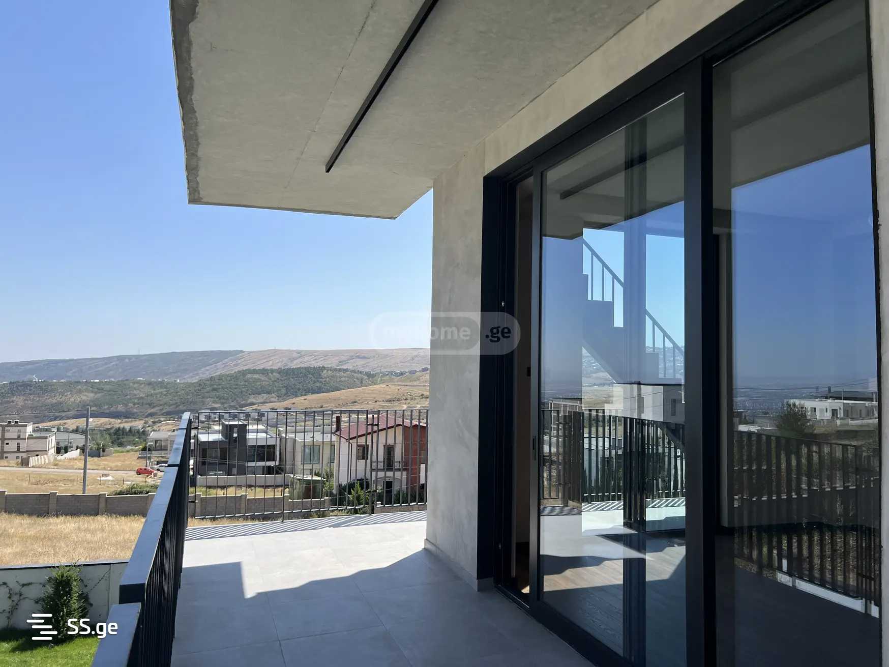 6 Room Private House For Rent. Okrokana view 12