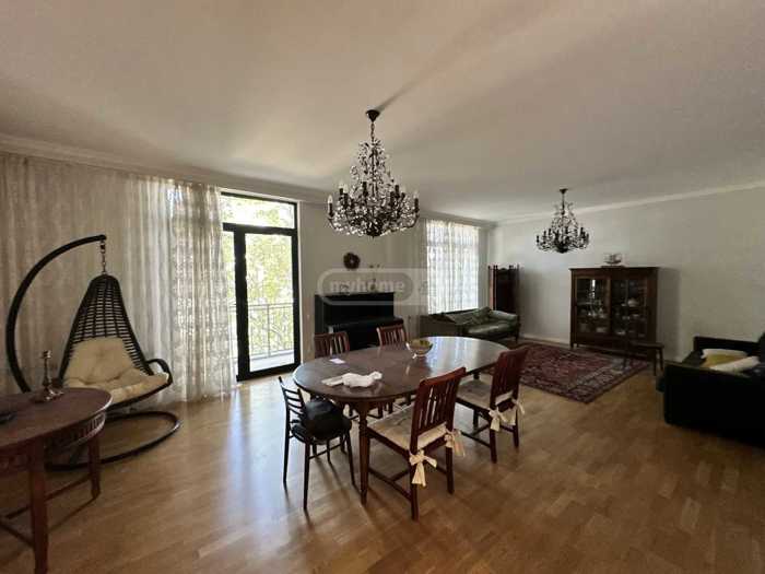 https://static.ss.ge/20251017/1_99265880-079e-41d2-97f5-0d61d9f0ffb9_Thumb.jpg