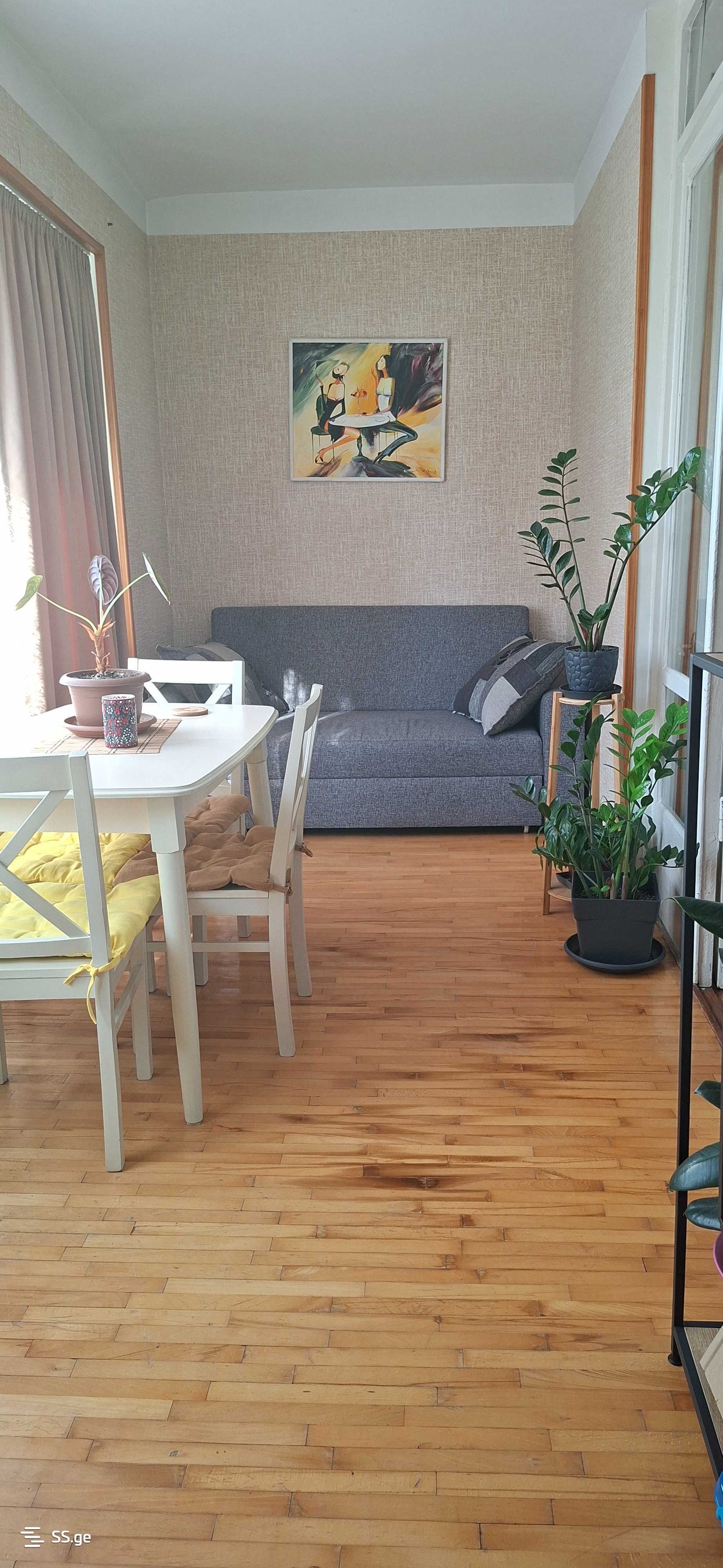 იყიდება 5 ოთახიანი ბინა გლდანში