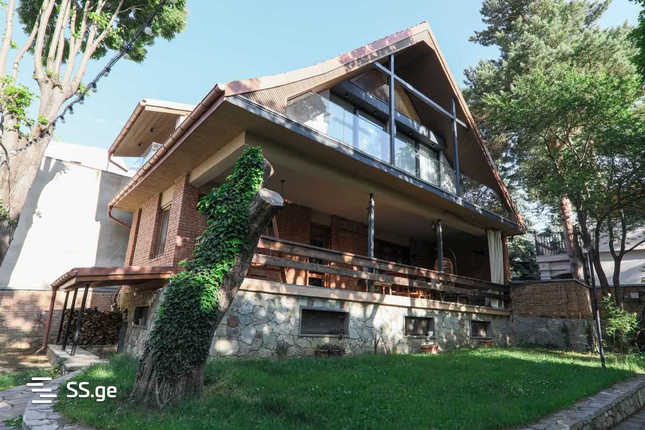 7 Room Private House For Sale, 1 of 4