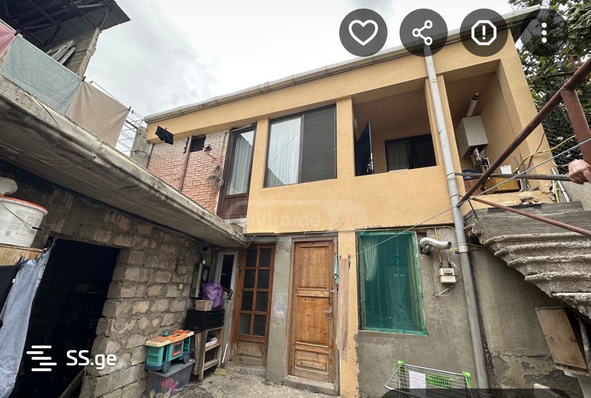 8 Room Private House For Sale view 10