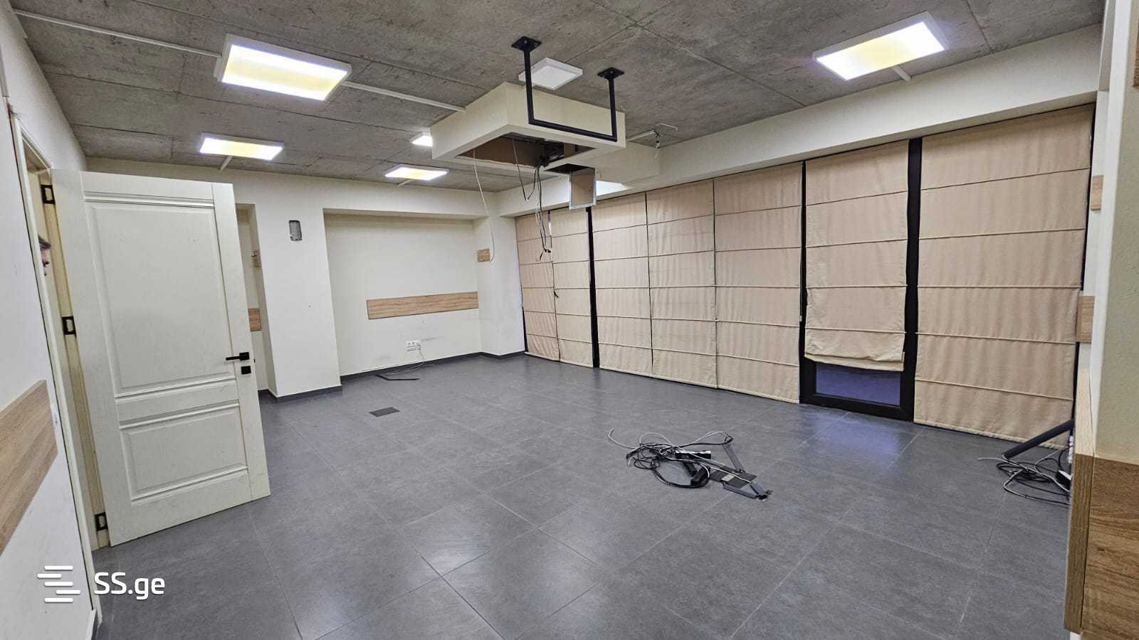 Commercial Space For Rent. Isani view 6