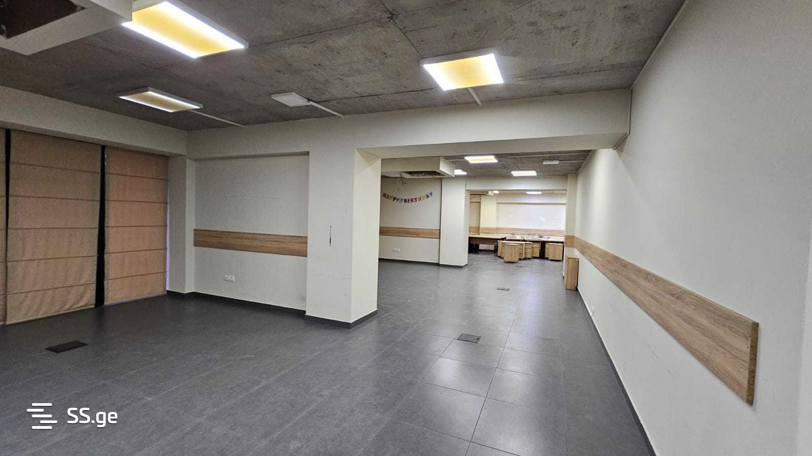 Commercial Space For Rent. Isani, 1 of 4