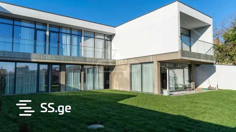 8 Room Private House For Sale view 1
