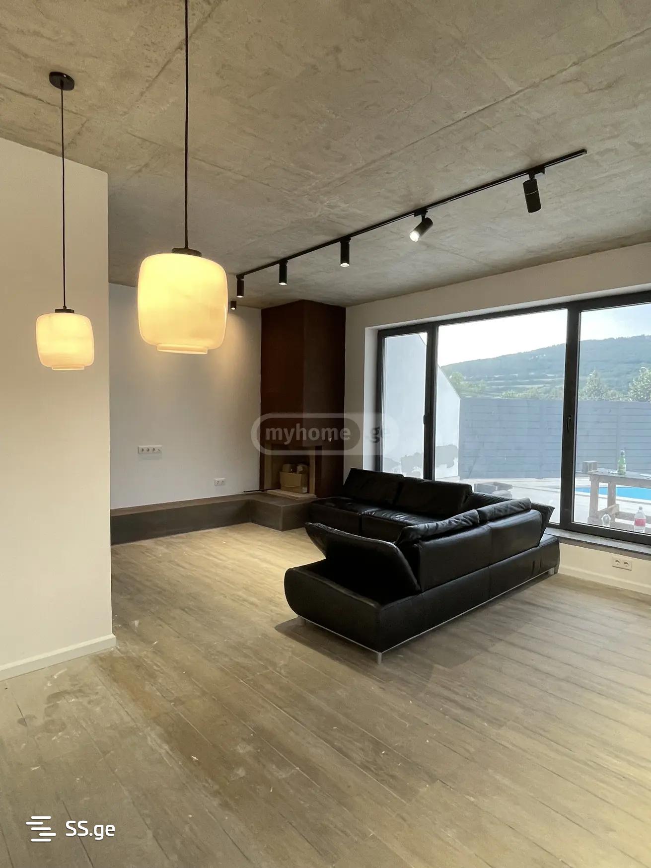 5 Room Summer Cottage For Rent. Mtatsminda view 1
