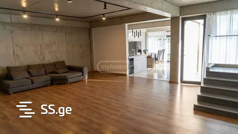8 Room Private House For Sale view 9