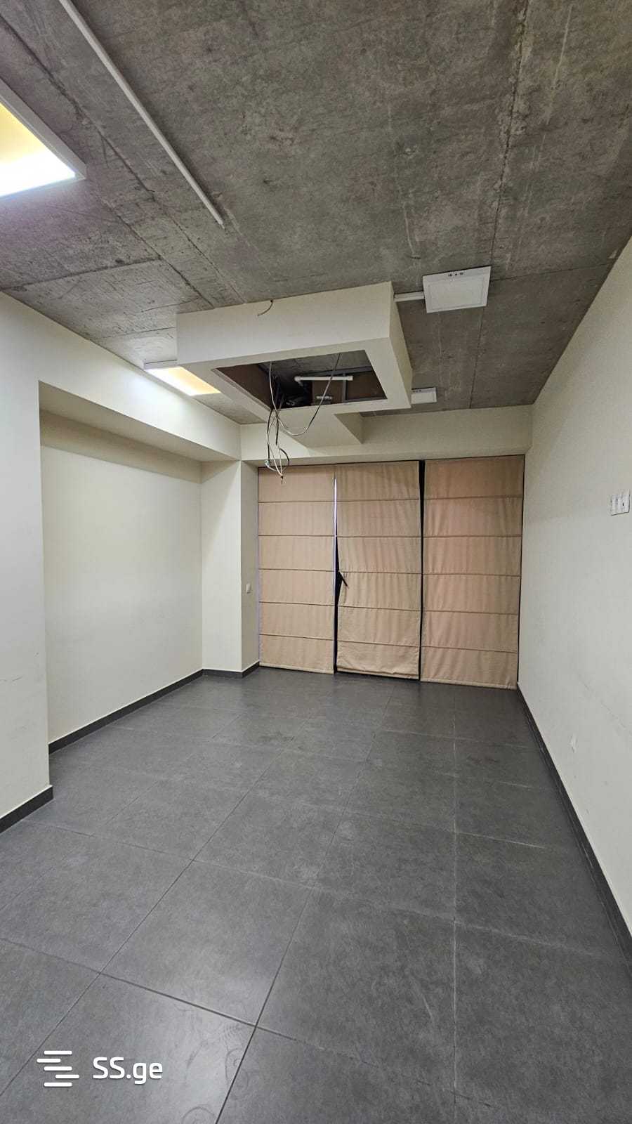 Commercial Space For Rent. Isani view 2