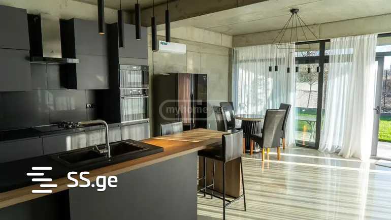 8 Room Private House For Sale view 6