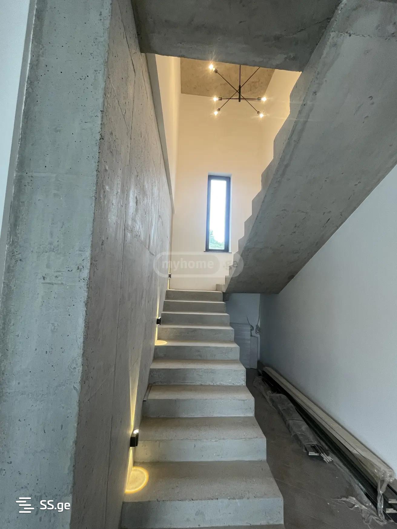 5 Room Summer Cottage For Rent. Mtatsminda view 15
