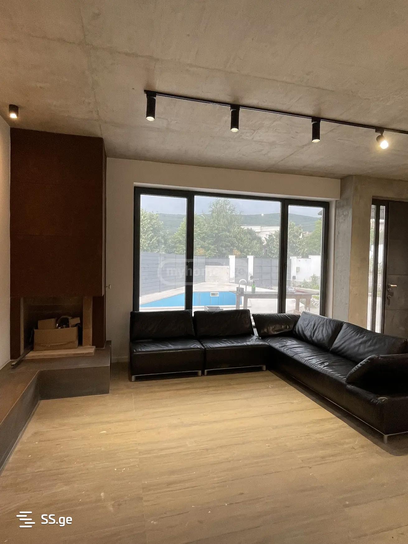 5 Room Summer Cottage For Rent. Mtatsminda view 10