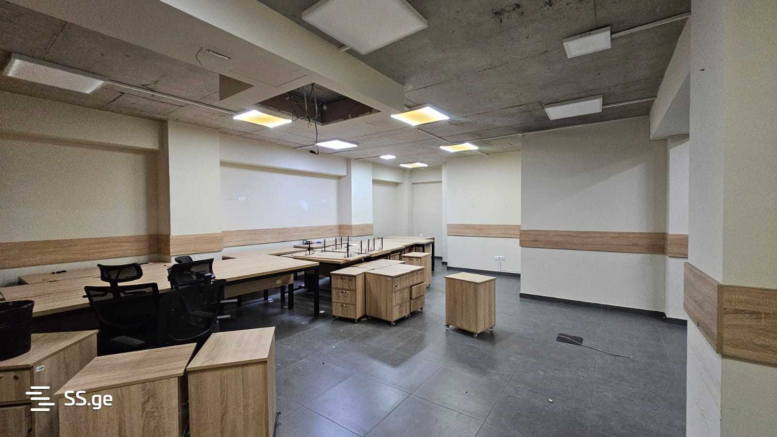 Commercial Space For Rent. Isani view 10