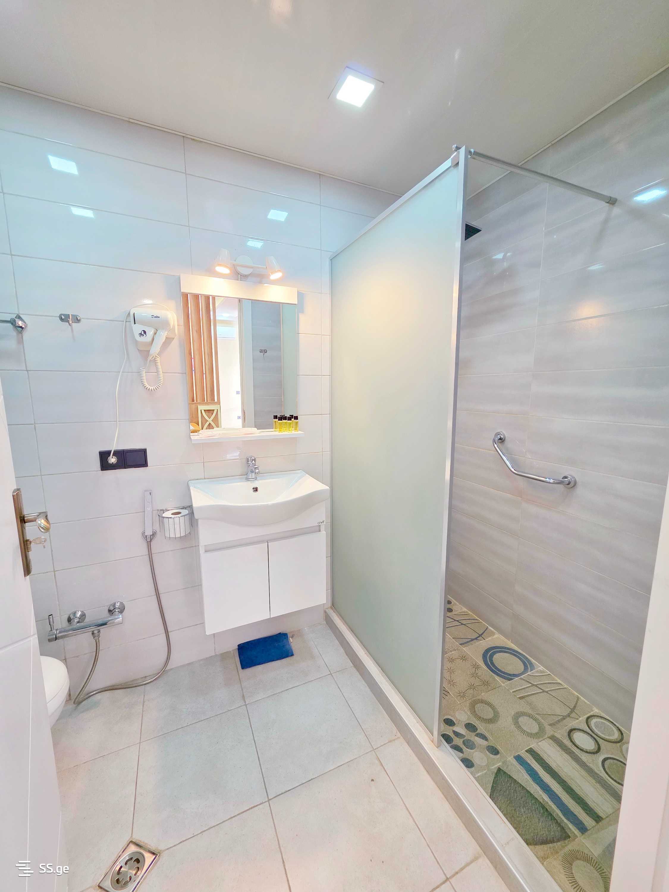 1 Room Flat Daily Rent. Digomi view 8