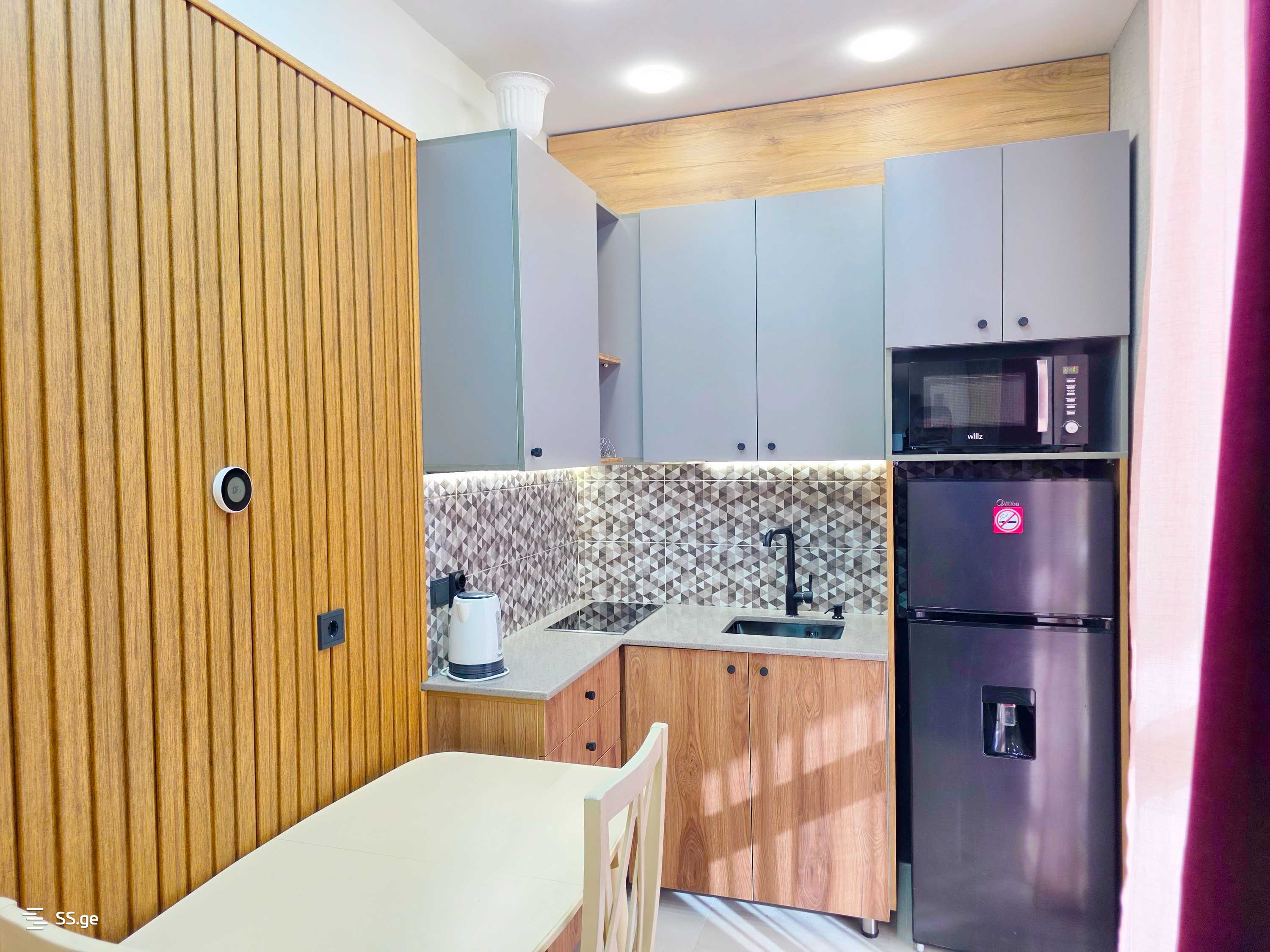 1 Room Flat Daily Rent. Digomi view 6