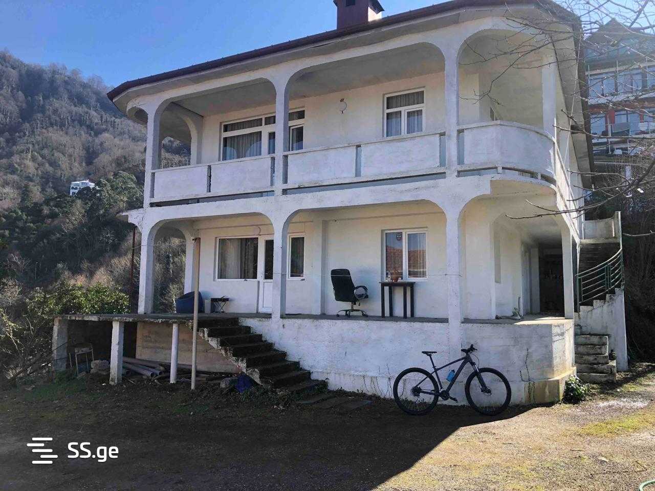 6 Room Private House For Sale view 1