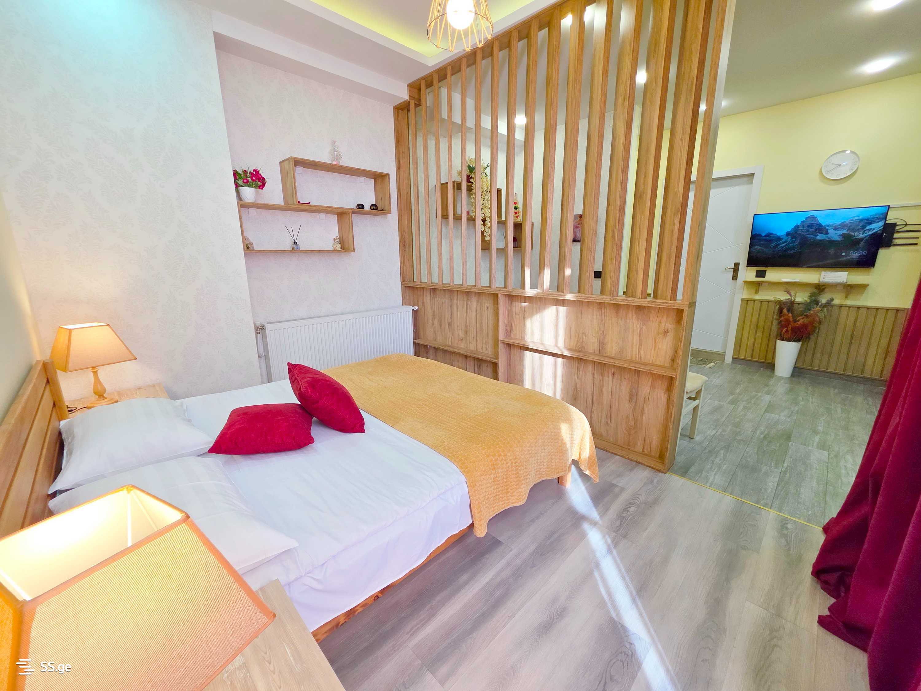 1 Room Flat Daily Rent. Digomi view 4