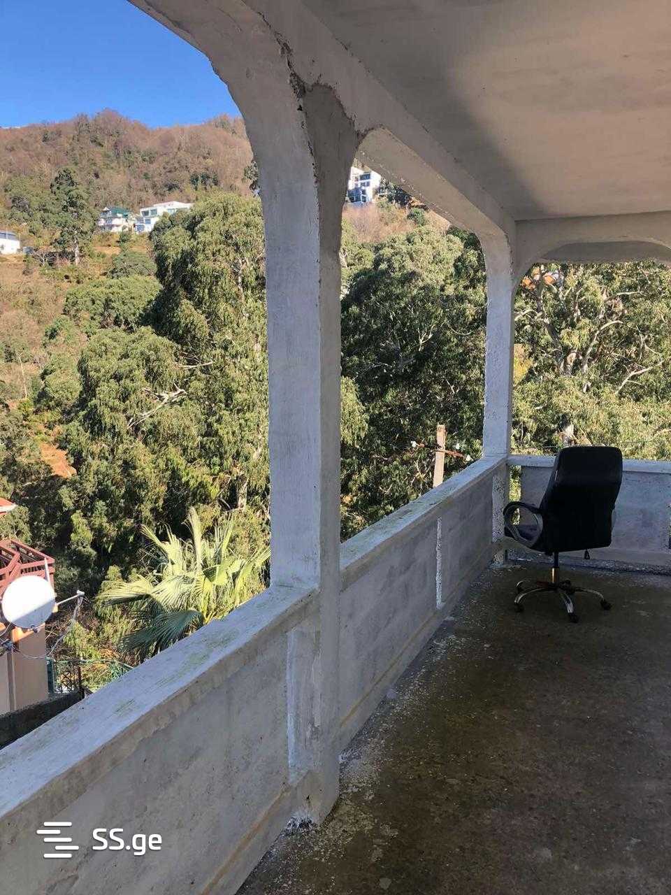 6 Room Private House For Sale view 4