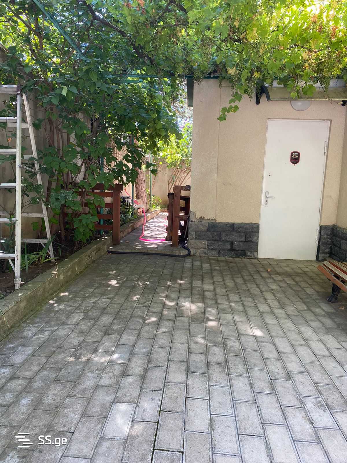 8 Room Private House For Sale view 10