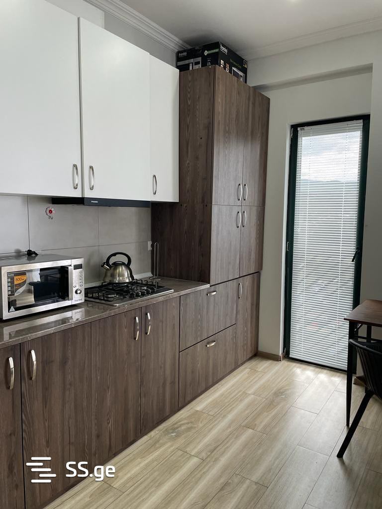 1 Room Flat Daily Rent. Isani view 6