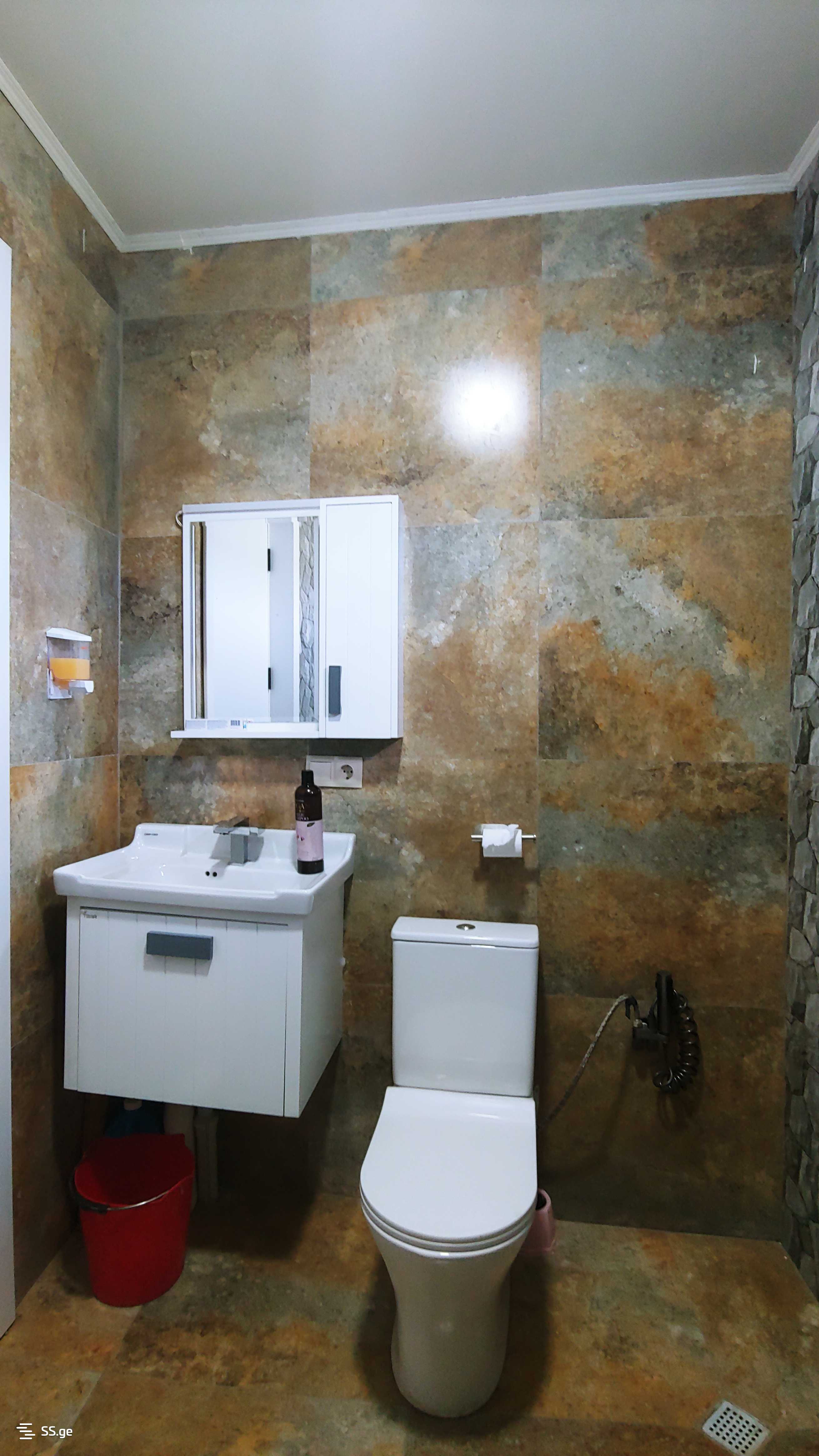 ქირავდება დღიურად 3 ოთახიანი კერძო სახლი კუმისში - სურათი #6