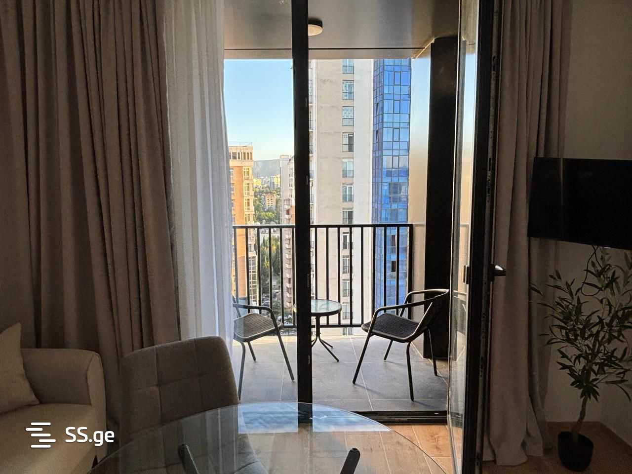 2 Room Flat Daily Rent. Digomi view 4