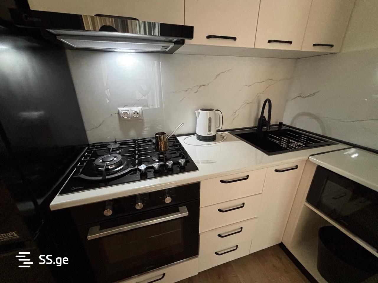 2 Room Flat Daily Rent. Digomi view 2
