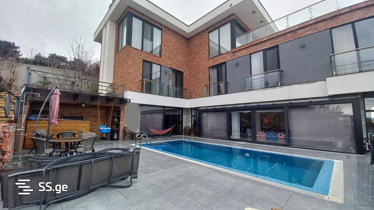 11 Room Hotel For Sale view 1