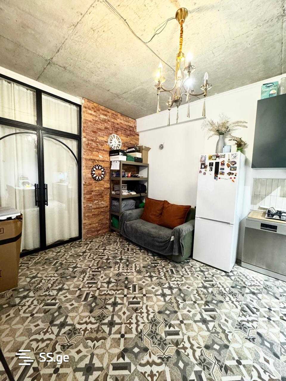 იყიდება 3 ოთახიანი ბინა ისანში