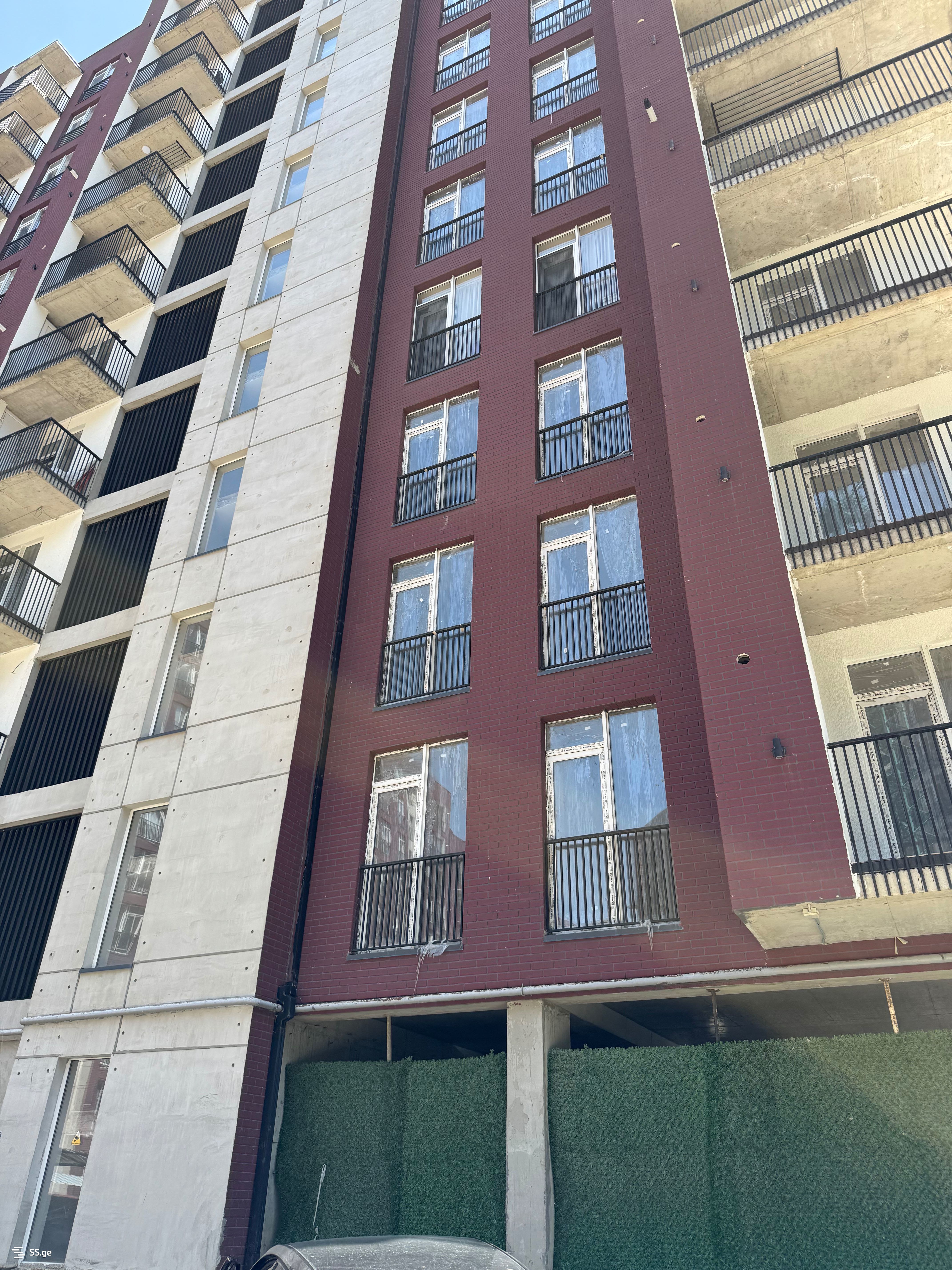 იყიდება 3 ოთახიანი ბინა დიდ დიღომში