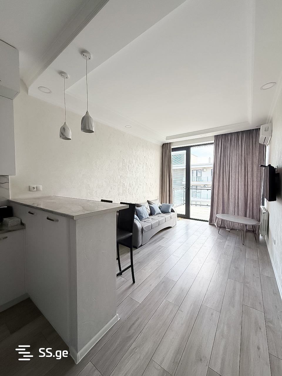 იყიდება 2 ოთახიანი ბინა საბურთალოზე