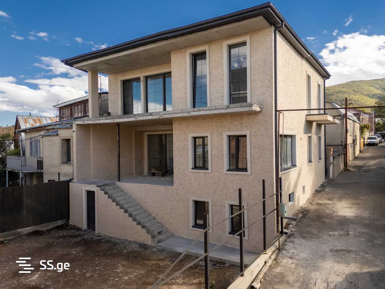 6 Room Private House For Sale, 1 of 4