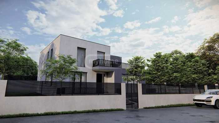 7 room Private House For Sale. Kiketi