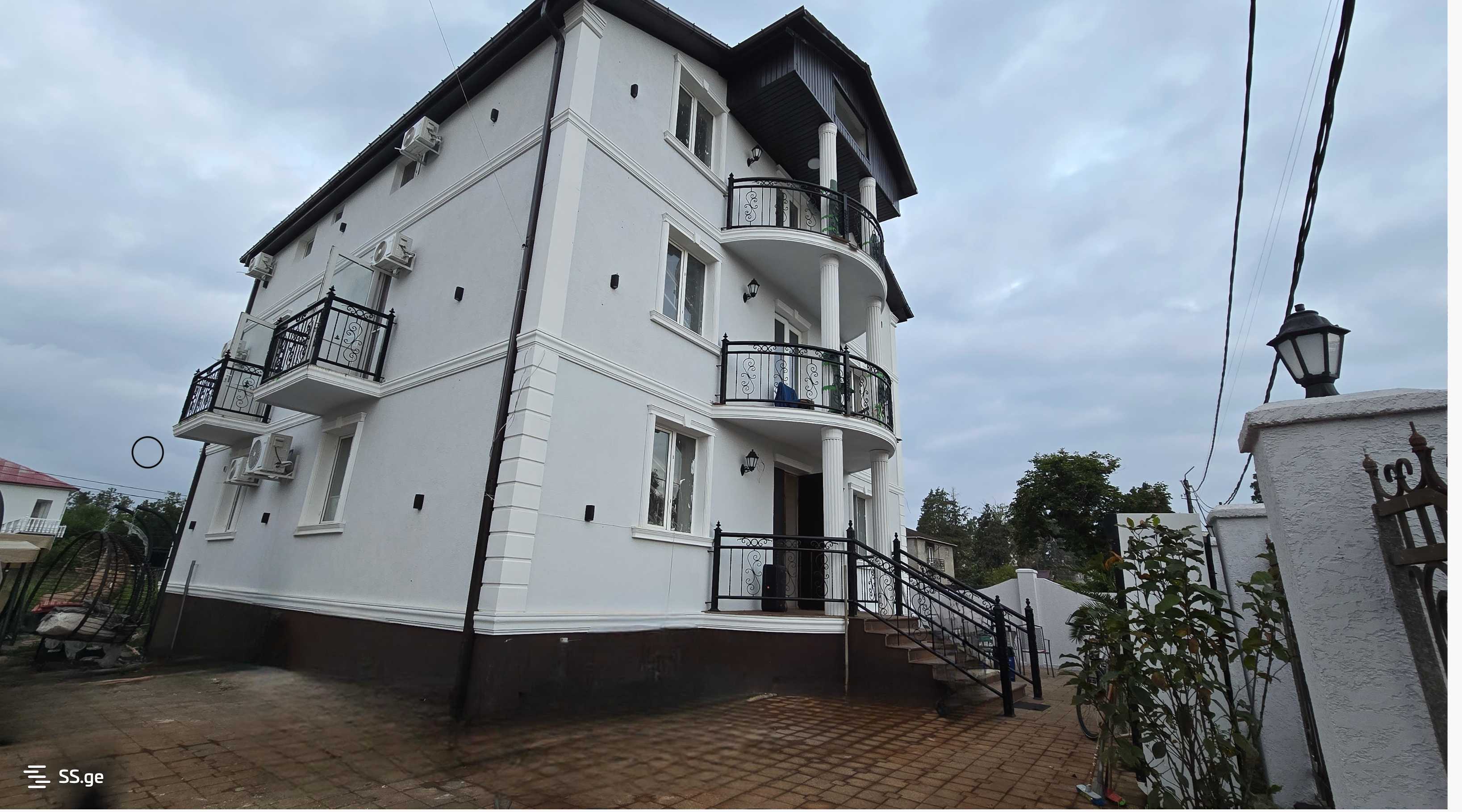 13 Room Hotel For Sale view 1