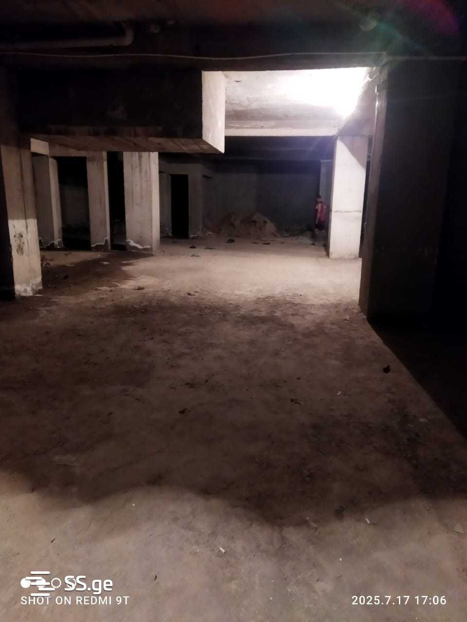 Commercial Space For Sale. Isani view 9