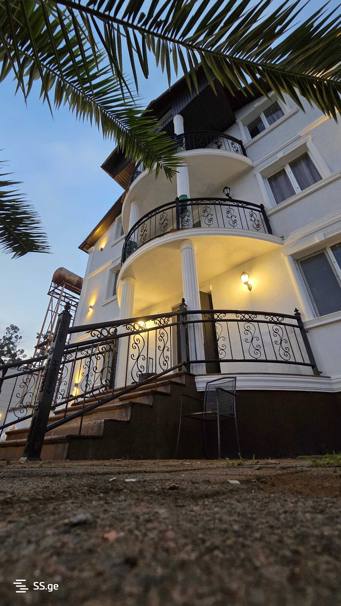 13 Room Hotel For Sale view 4