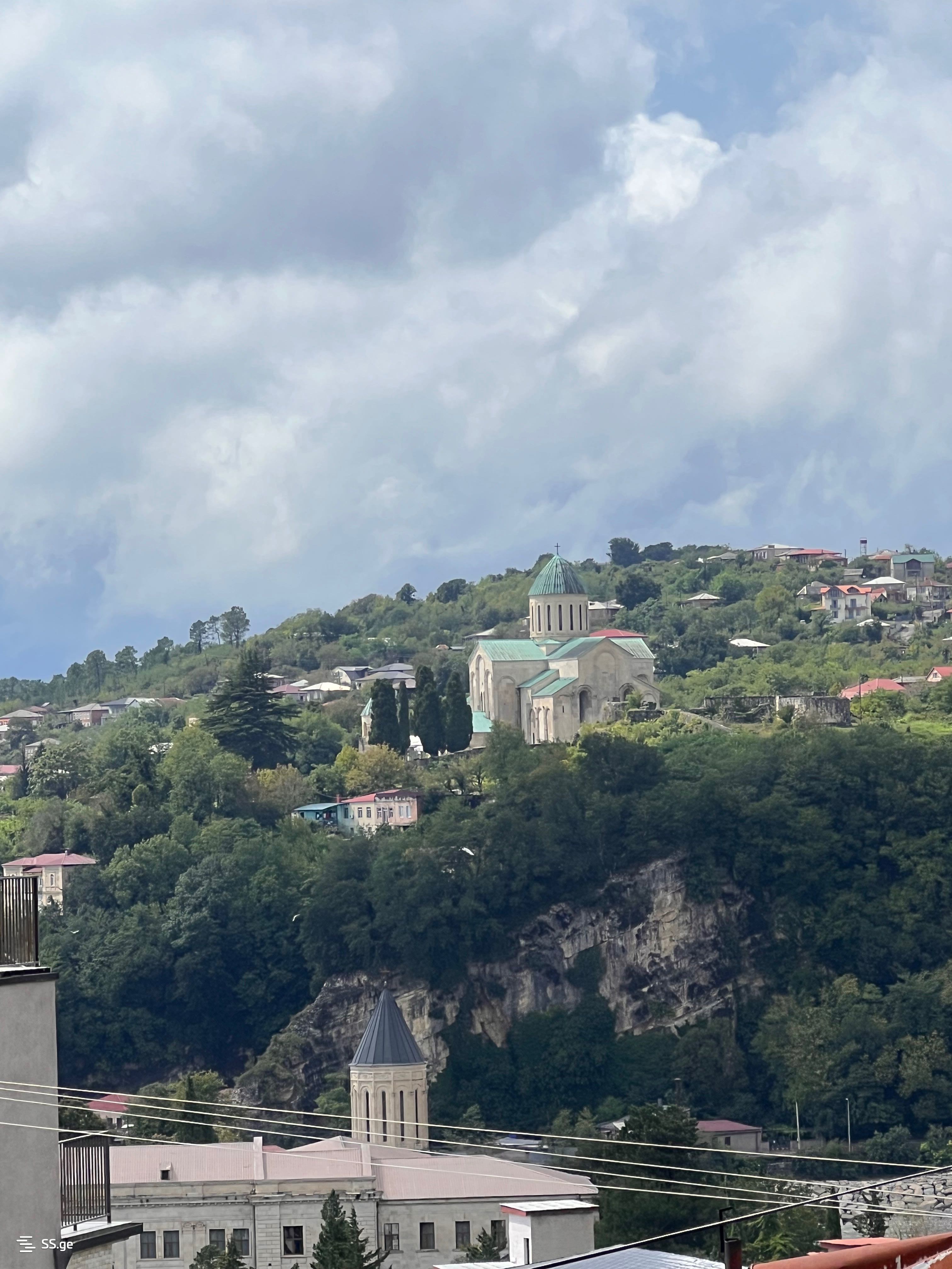 3 Room Private House Daily Rent. Kutaisi, 2 of 4