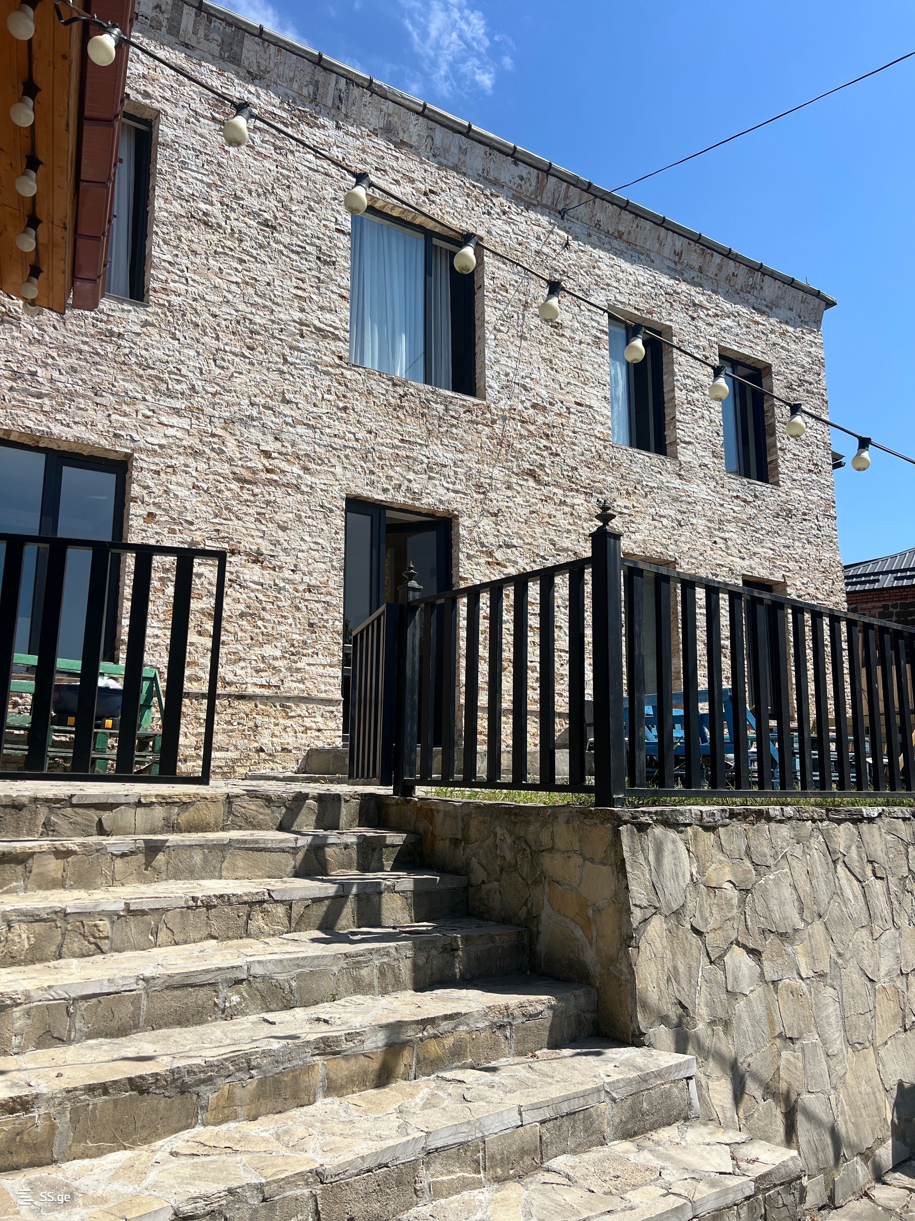 3 Room Private House Daily Rent. Kutaisi, 1 of 4