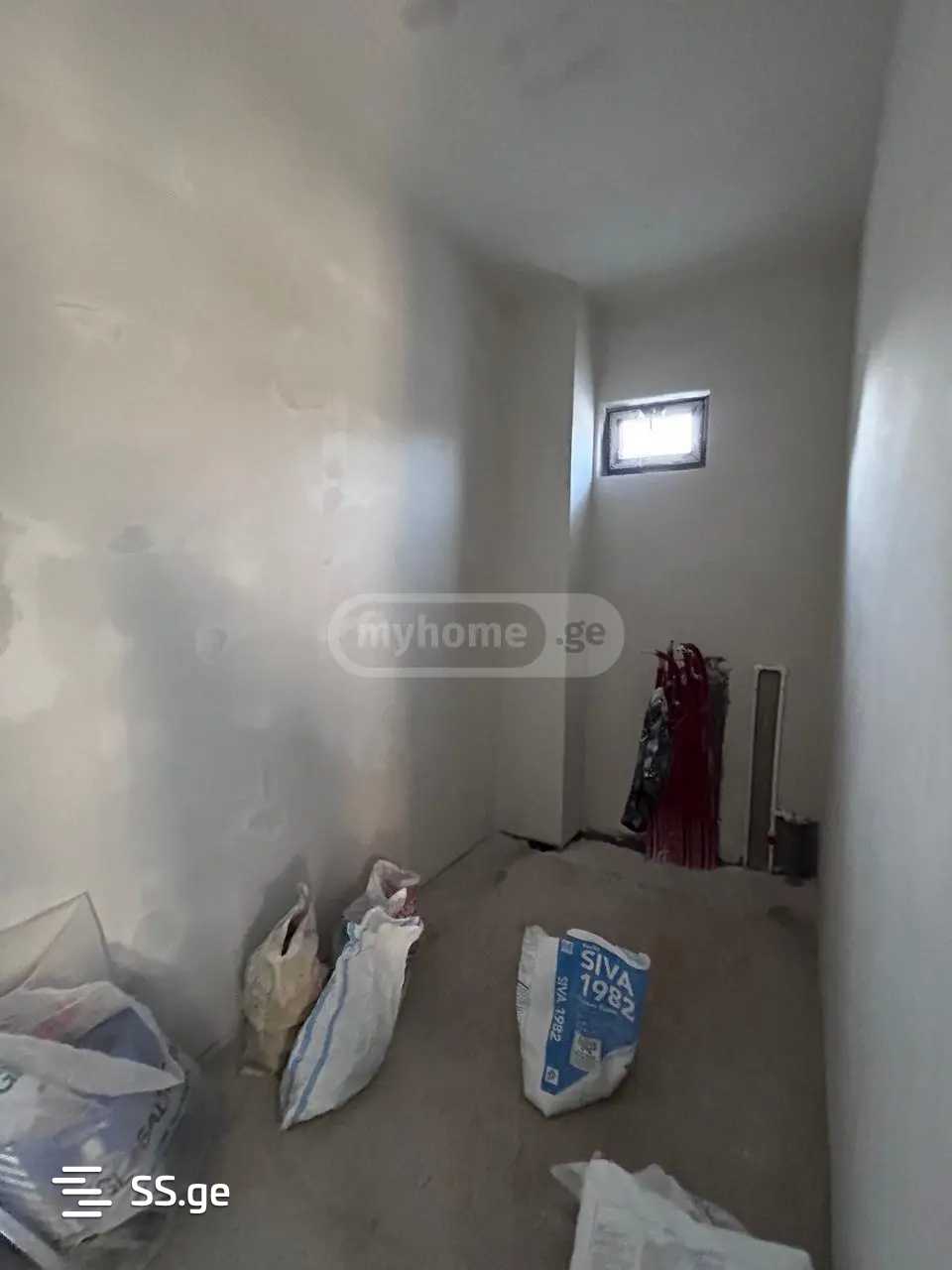 7 Room Private House For Sale view 12