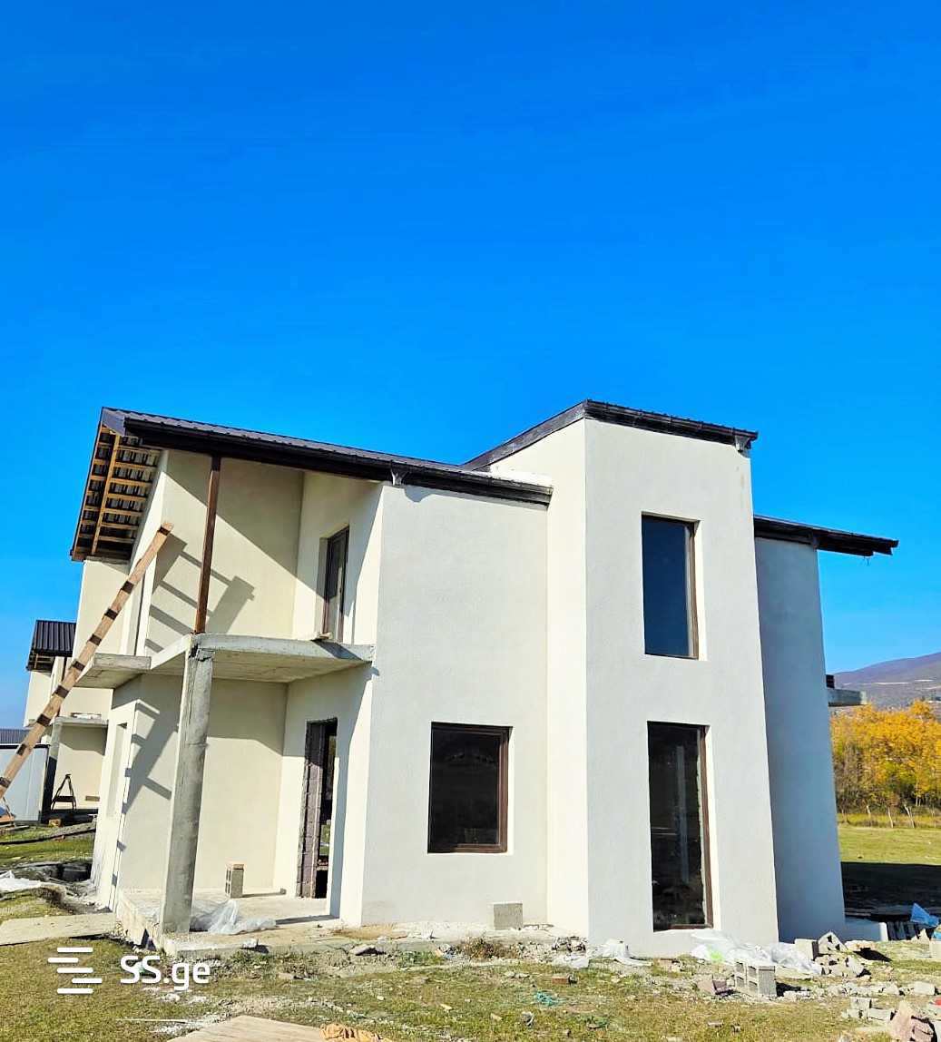 5 Room Private House For Sale view 2