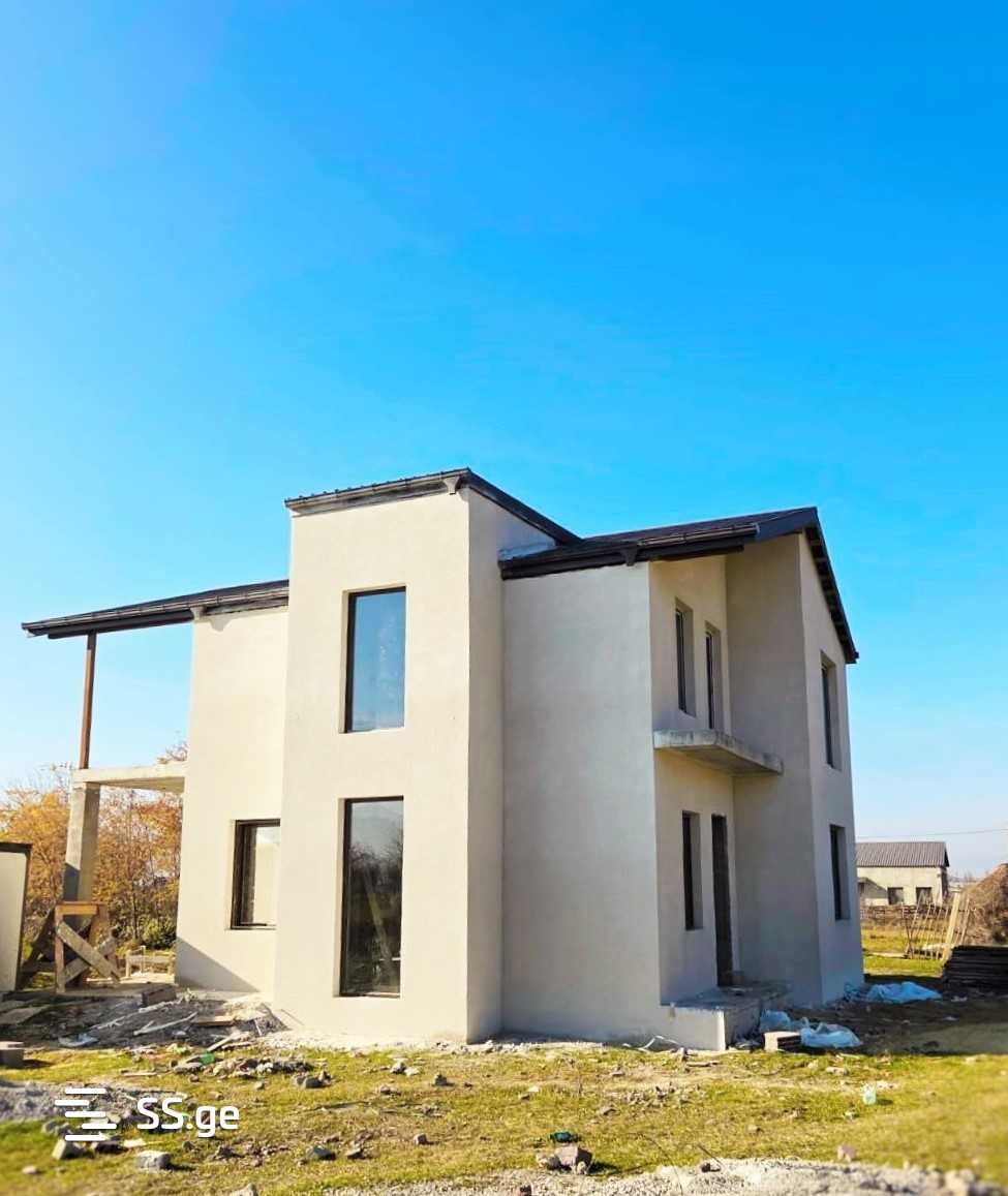 5 Room Private House For Sale view 1