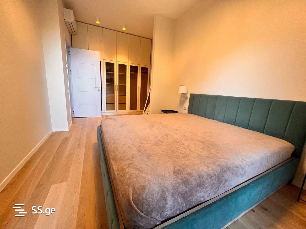 2 room Flat For Rent. Vake - Más