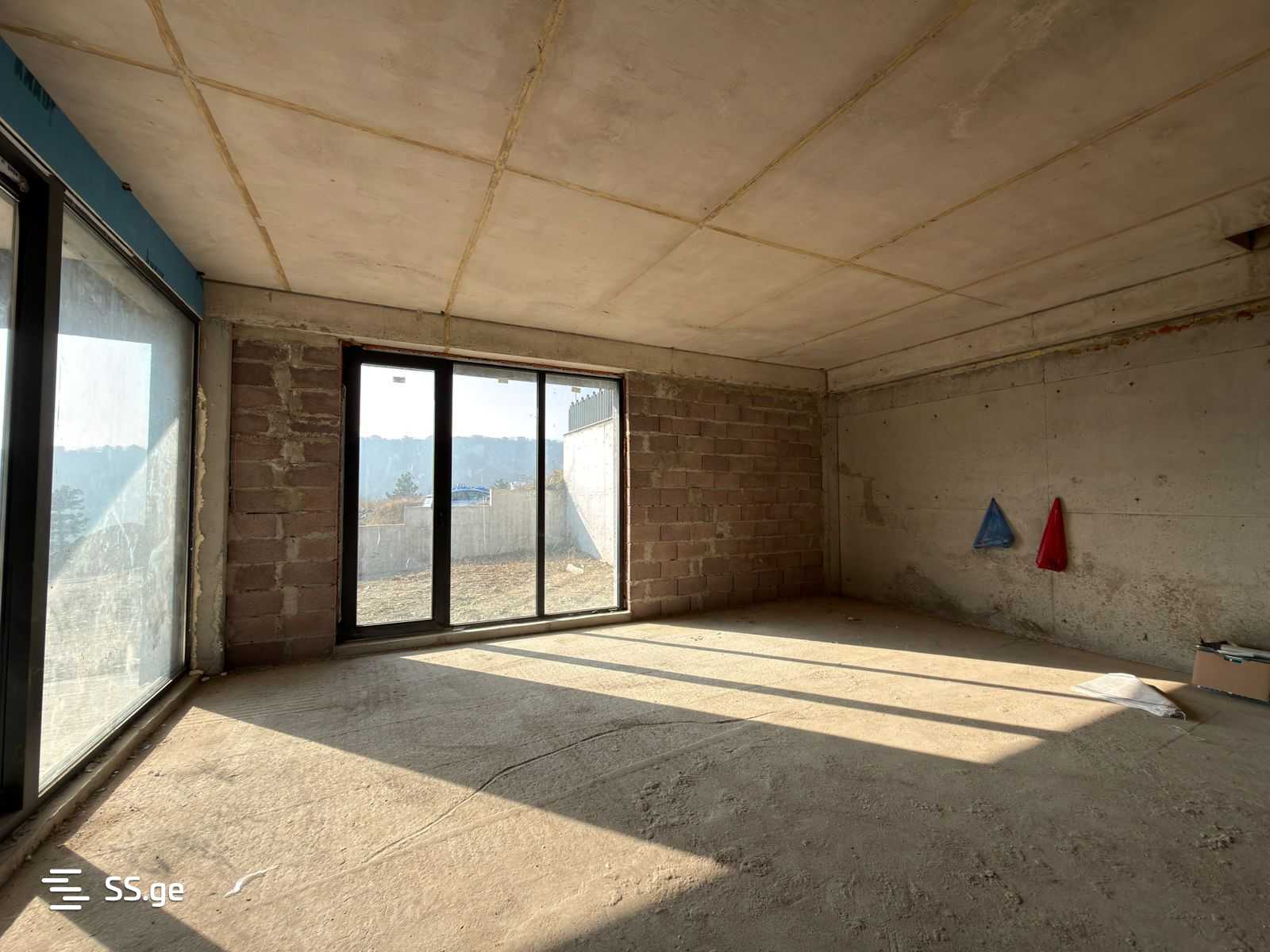 6 Room Private House For Sale view 8