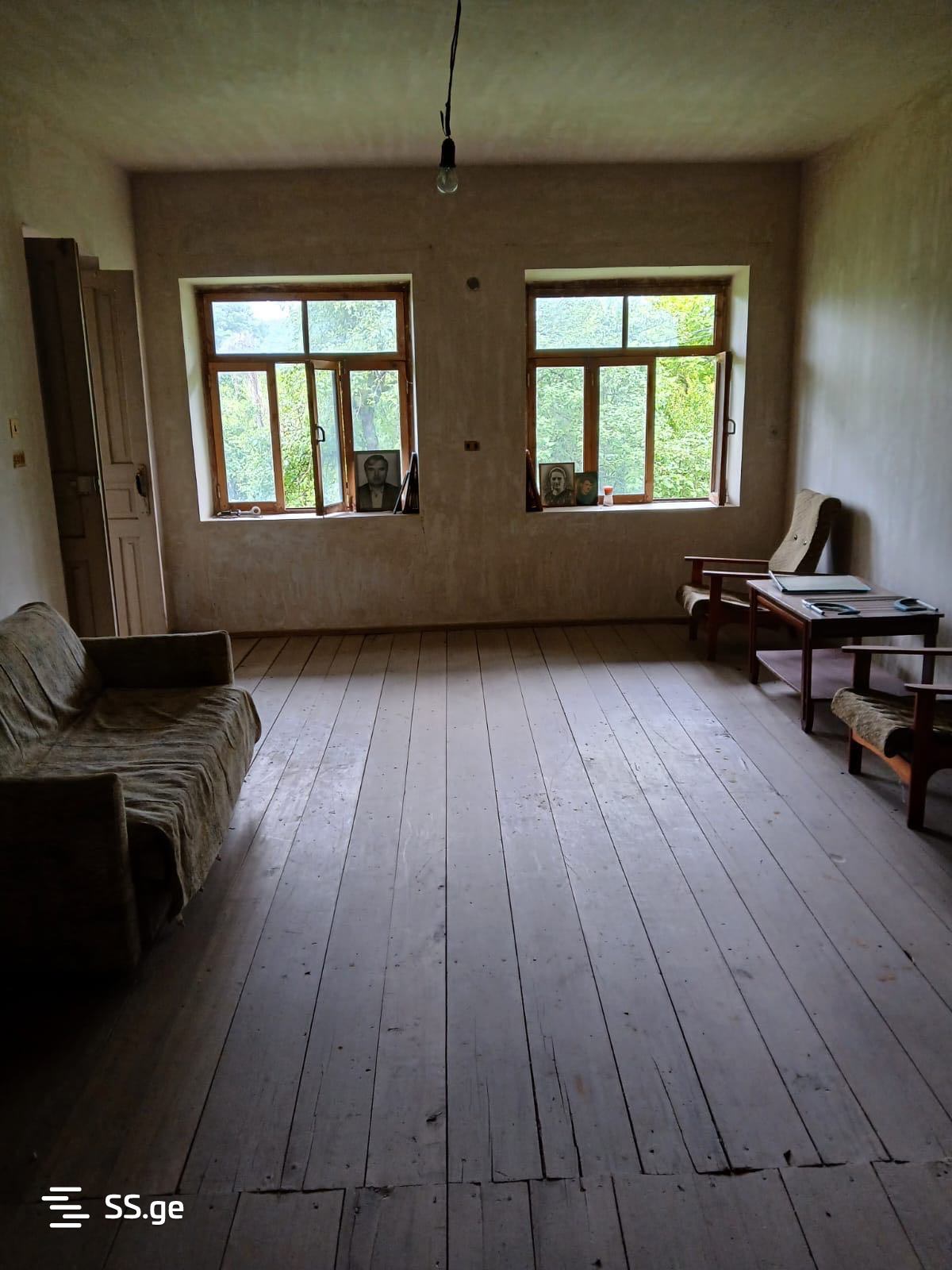 8 Room Private House For Sale view 11