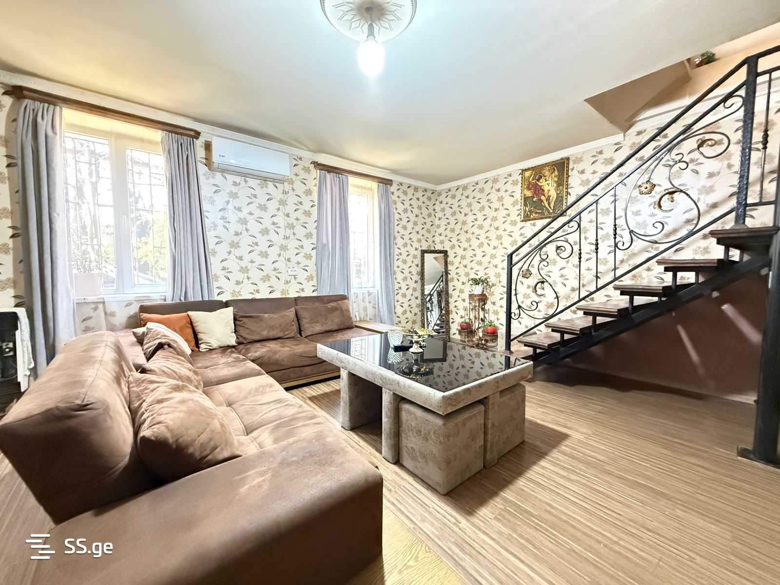 5 Room Private House For Sale, 1 of 4