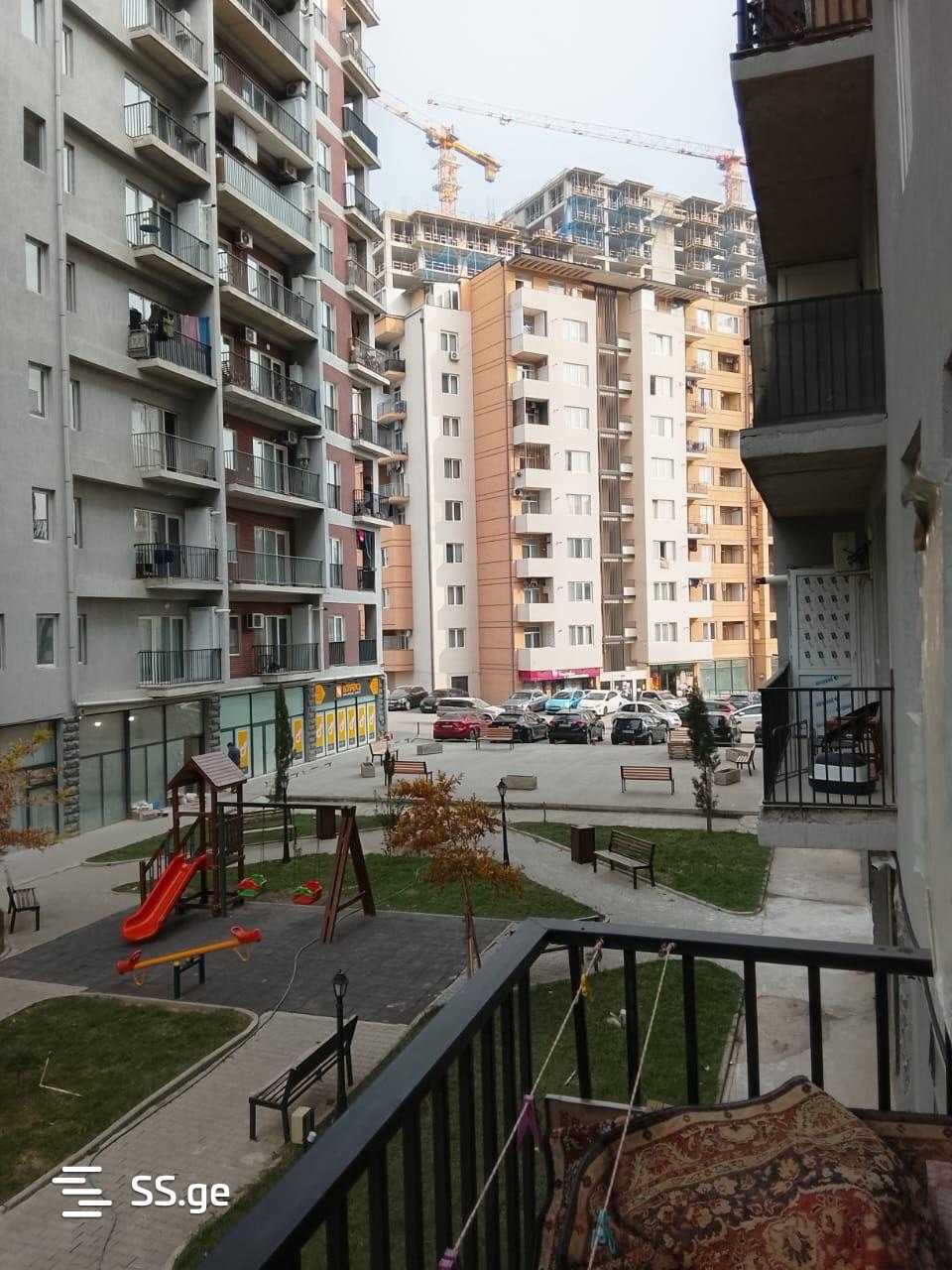 გირავდება 3 ოთახიანი ბინა დიდ დიღომში