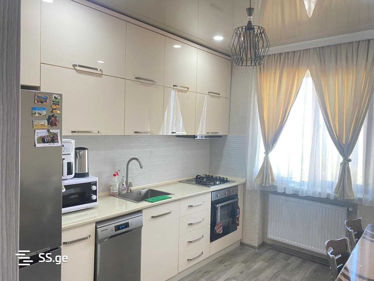 3 Room Flat For Sale view 9