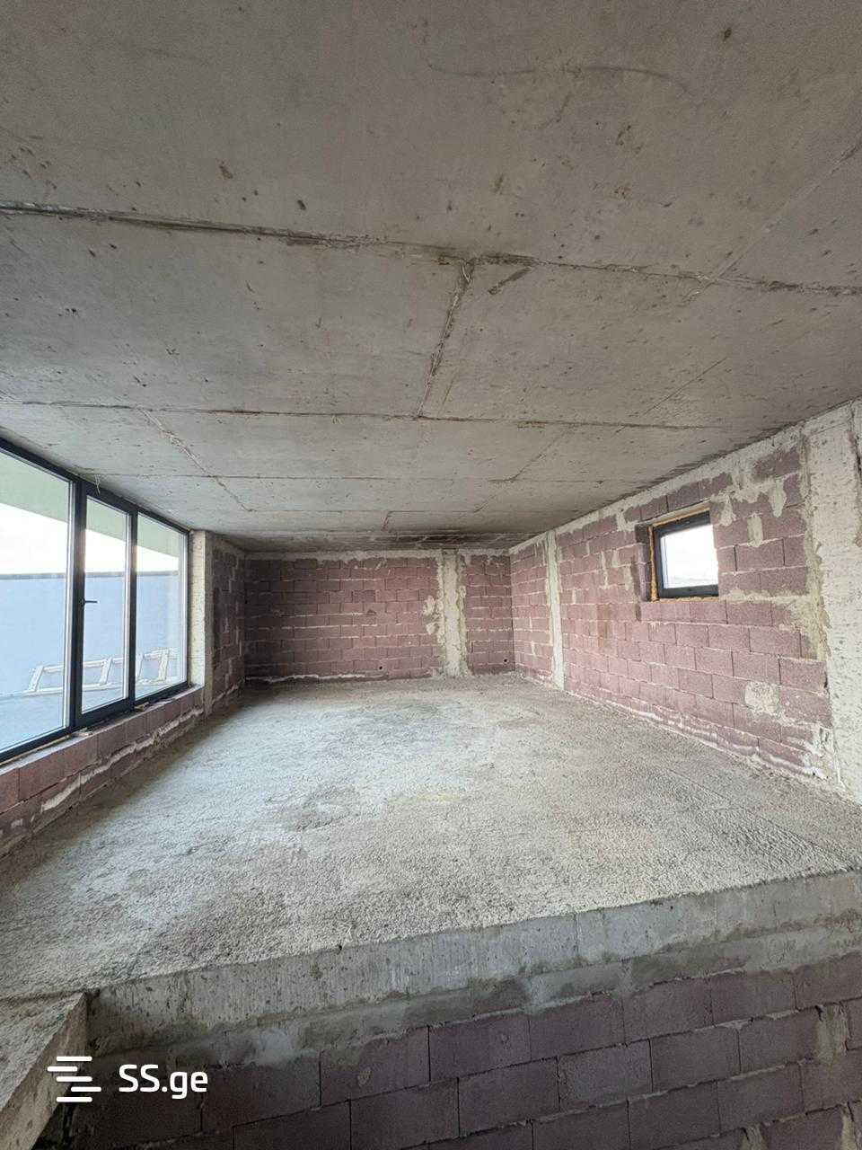 6 Room Private House For Sale view 8