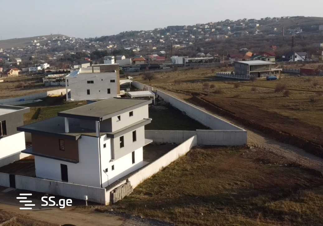 6 Room Private House For Sale view 3
