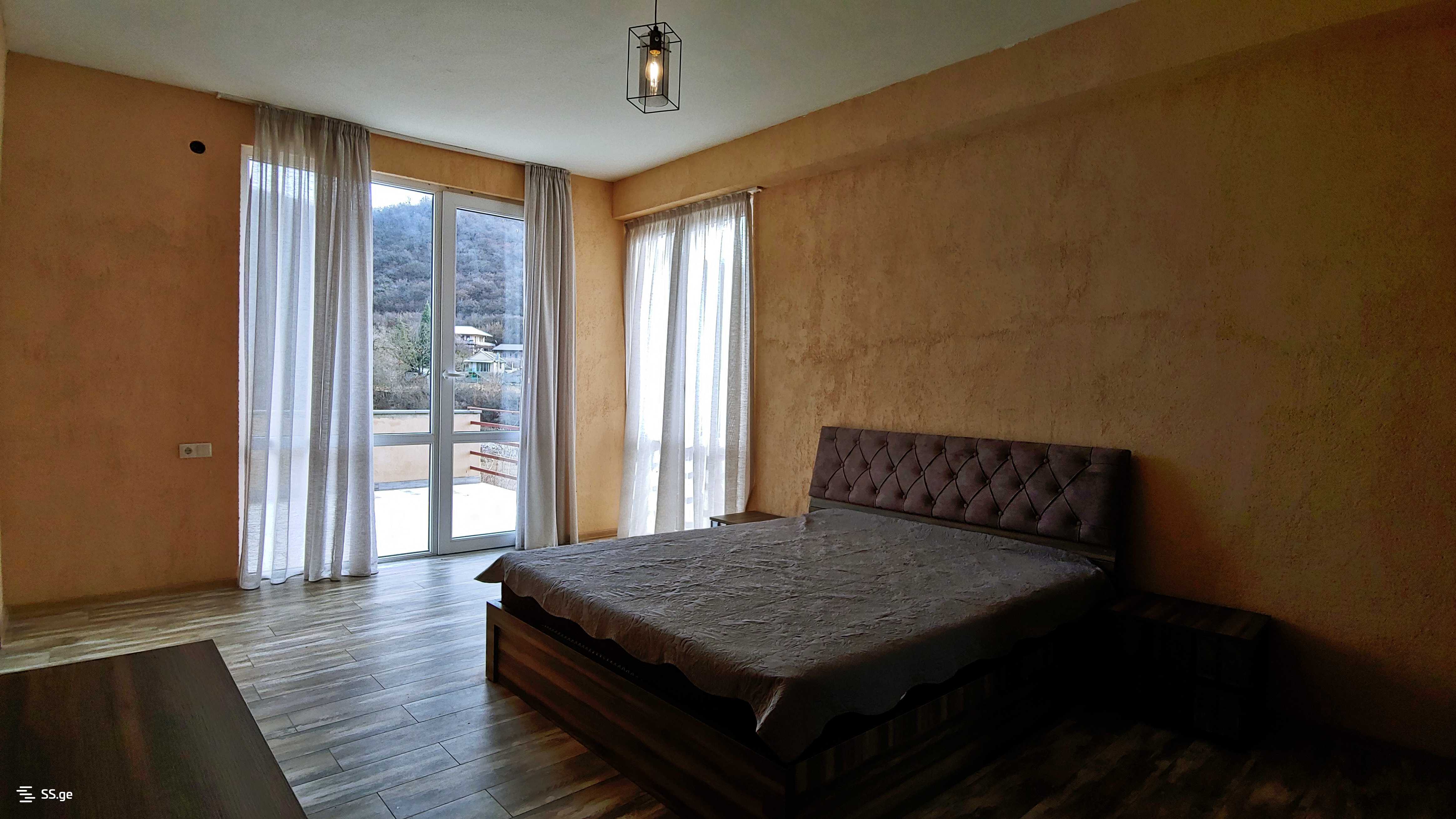 იყიდება 8 ოთახიანი აგარაკი ბულაჩაურში - სურათი #5